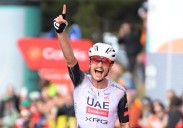 UAE gana con Vine pero extravía a Ayuso