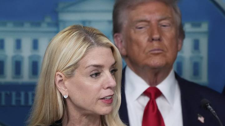 Trump officials tell Oregon to abandon sanctuary law or face consequences