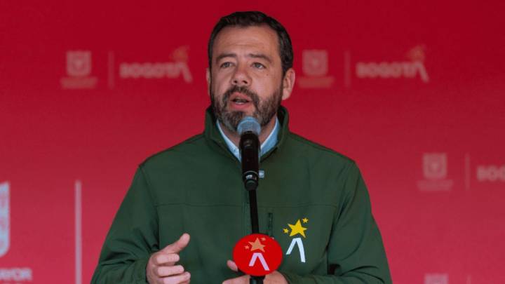 Galán pidió la renuncia masiva de los 20 alcaldes locales de Bogotá