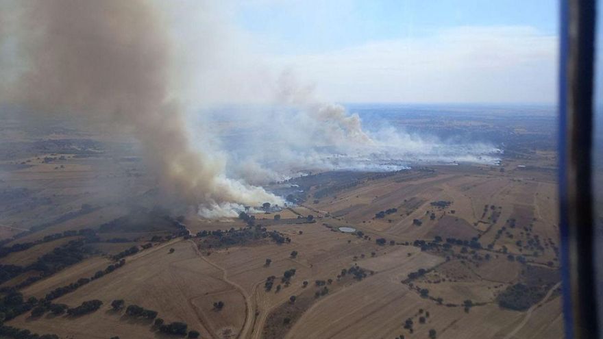 Incendios en Zamora: un nuevo fuego en la localidad de Malillos da al traste el lento avance en Porto