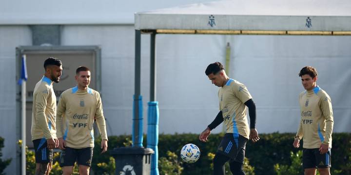 Una figura de la selección argentina podría convertirse en el socio de Julián Álvarez en el Atlético de Madrid
