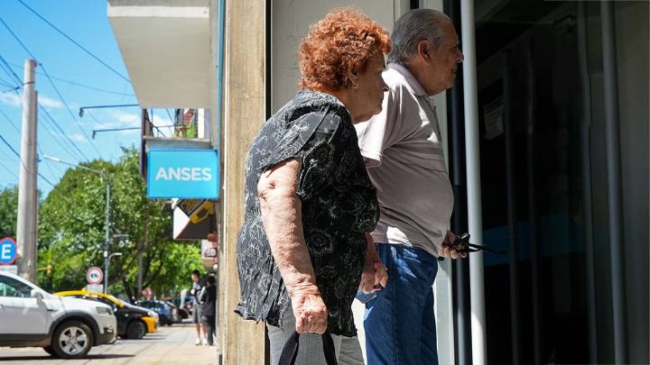 ANSES: cuánto cobran los jubilados de la mínima en agosto del 2025