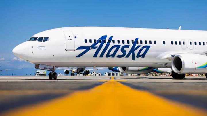 Flight from San Diego to Mexico forced to make emergency landing
