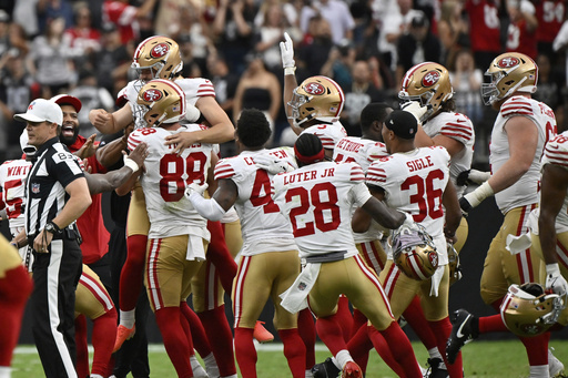 49ers sufren más lesiones en la ofensiva durante victoria de pretemporada ante Raiders