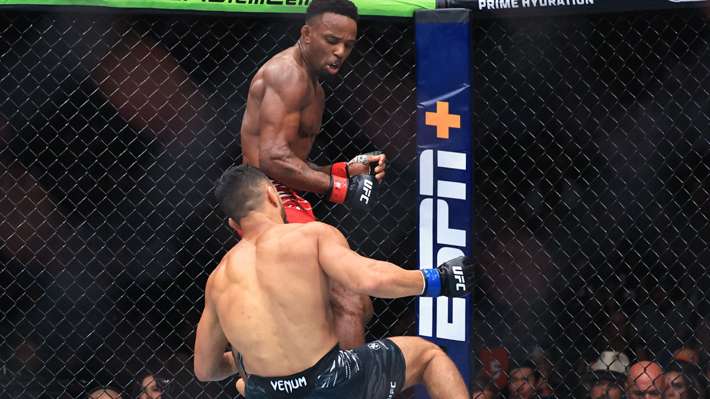 Uno de los nocauts más brutales del último tiempo en la UFC y que mandó a un peleador al hospital Lerone Murphy venció por KO a Aaron Pico.