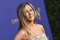Jennifer Aniston’s Woven Crossbody Bag Is Like These Amazon Purses
