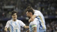 Álex Pastor cae lesionado de su rodilla derecha y se teme lo peor
