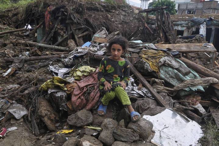Pakistán eleva a 274 los muertos por inundaciones; autoridades rechazan ayuda extranjera