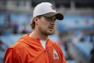 Browns trade QB Kenny Pickett to the Raiders, where he'll back up Geno Smith
