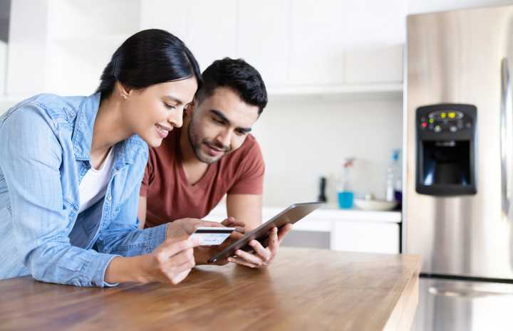 Cómo pagar al comprar a alguien que no conoces: Ten en cuenta estos consejos para evitar estafas