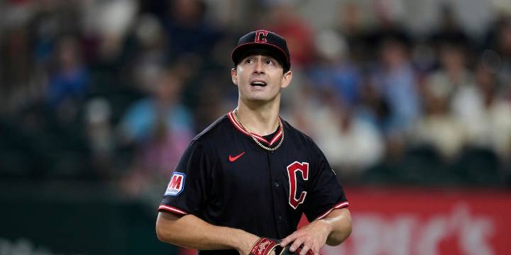 Jack Leiter strikes out career-high 10 as Rangers blow out Guardians 10