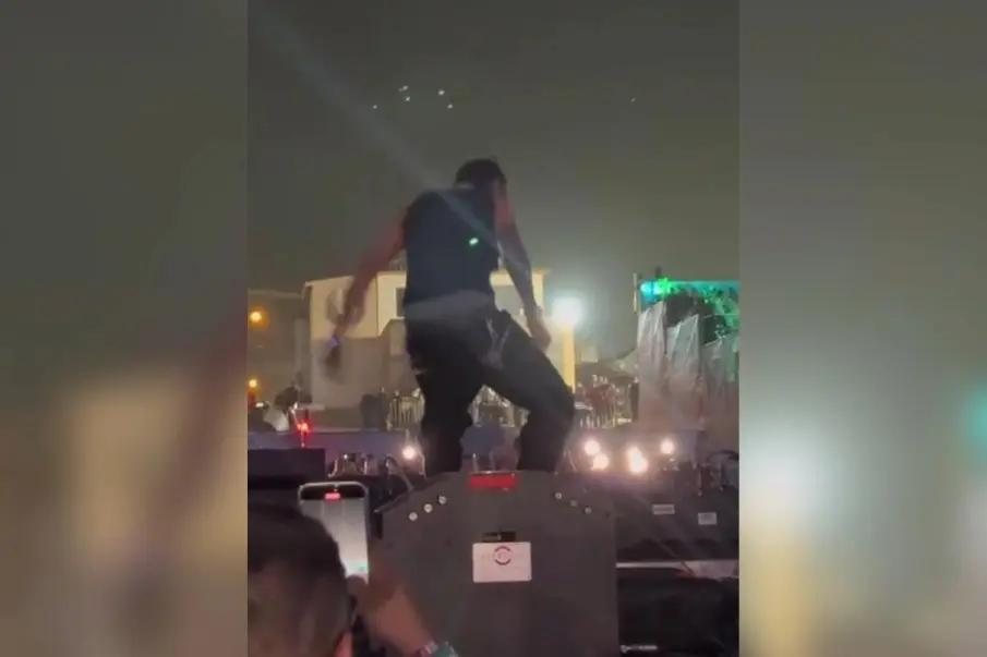 Natanael Cano agrede a DJ en festival Baja Beach y destroza equipo (VIDEO)
