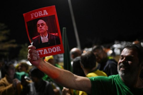El Supremo de Brasil decreta arresto domiciliario para Bolsonaro por incumplir las medidas cautelares