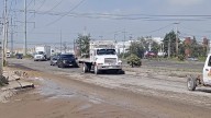 Baches en la Toluca-Naucalpan ponen en riesgo a automovilistas