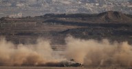 Israel ataca hospital en Gaza y mata a 20 personas, entre ellas periodistas y rescatistas
