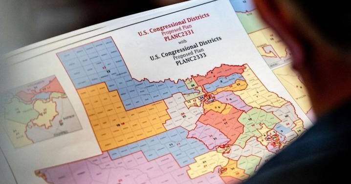 Texas House approves plan to redraw district maps to favour Republicans