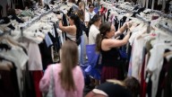 Shoppers endure massive crowds for Aritzia warehouse sale in Vancouver