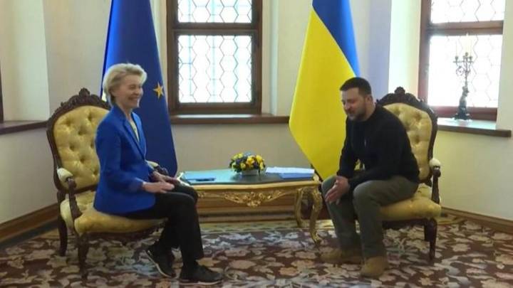 Volodímir Zelenski y Ursula Von der Leyen ven imposible cualquier entrega de territorios a Rusia en un acuerdo de paz