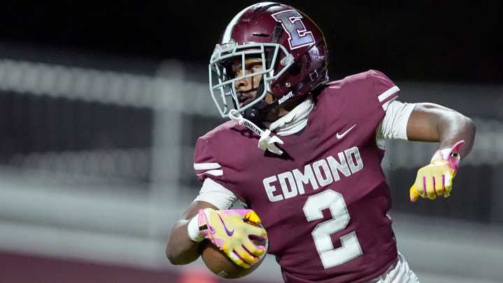 How Edmond Memorial cashed in on Del City mistakes in Week 0 shutout