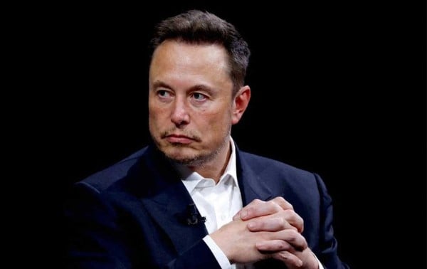 Demandan empresas de Musk a Apple y OpenAI