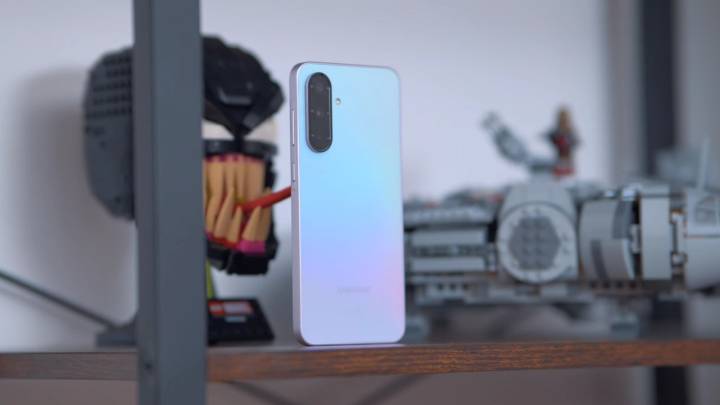 Amazon baja 102 euros el precio de este móvil Samsung y lo convierte en una ganga
