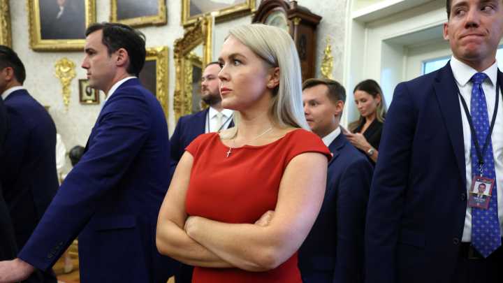 Karoline Leavitt Confuses Zelenskyy Meeting For The Club In Red