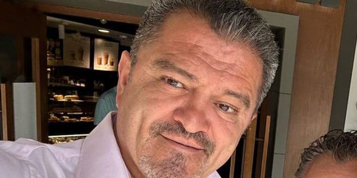 Carlos Hermosillo vuelve a explotar en contra de Vicente Sánchez: “Estoy cansado de escuchar lo de sus partidos”