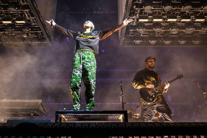 Revamped Linkin Park goes from ‘Zero’ to full speed at Little Caesars Arena