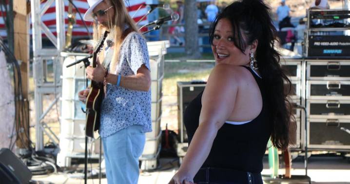 After last year's crash, Thunder Over Burnside is a smash on Labor Day weekend