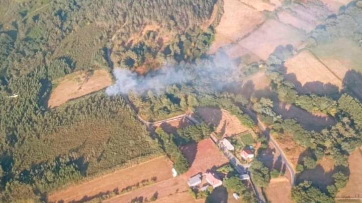 Galicia lucha contra más de diez fuegos, pero la mayoría ya están bajo control