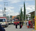 Atienden explosión en vivienda que almacenaba pirotecnia en Texcoco