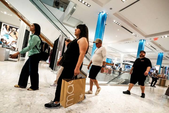 U.S. reports solid July consumer spending; core inflation firmer