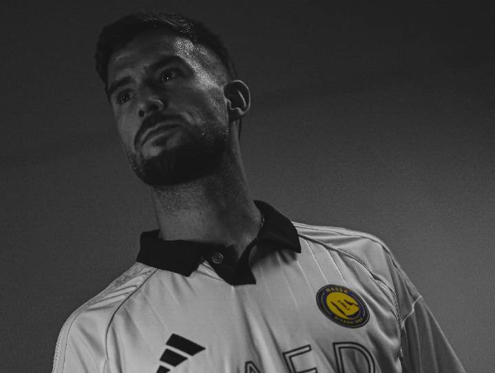 El Al-Nassr saudí presenta a Íñigo Martínez