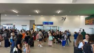 Atrapados en Madrid tras cancelarse de nuevo los trenes a Galicia por la reactivación de los incendios: "Nadie nos asegura nada"
