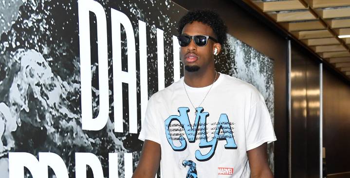 Dallas Mavericks waive Olivier Maxence