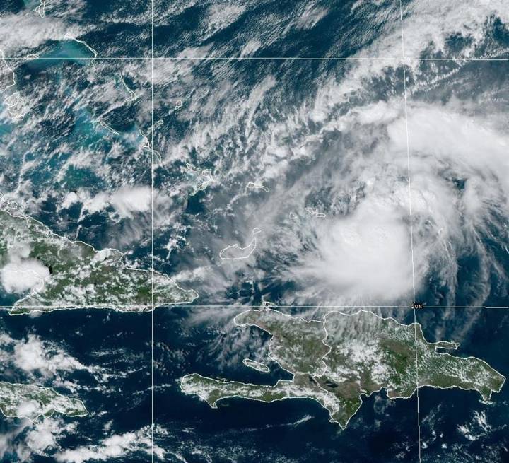 La tormenta tropical Dexter surge en el Atlántico estadounidense