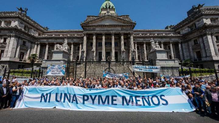 Pymes en alerta: denuncian cierres masivos y despidos