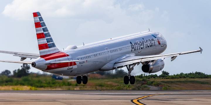 Plane forced to turn around over Atlantic Ocean before landing in Charlotte