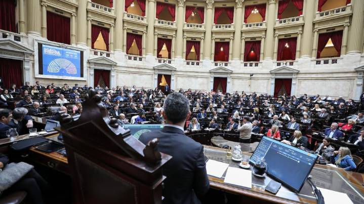 El Gobierno blindó el veto a la suba de las jubilaciones, pero tuvo que ceder con la Emergencia en Discapacidad, el caso Libra y los fondos a las provincias