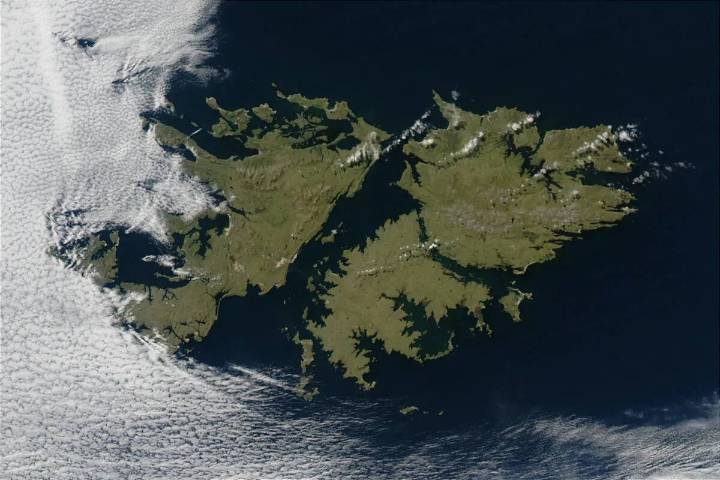 Críticas a Milei. Reino Unido lanzó una convocatoria para viajar a las Malvinas y un funcionario de Kicillof denunció "provocación"
