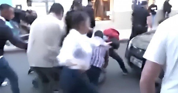 Hubo incidentes y evacuación en la caravana de Karina Milei y Martín Menem en Corrientes