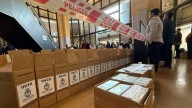 Corrientes: la Junta Electoral inicia la carga de 2808 urnas para distribuirlas en toda la provincia