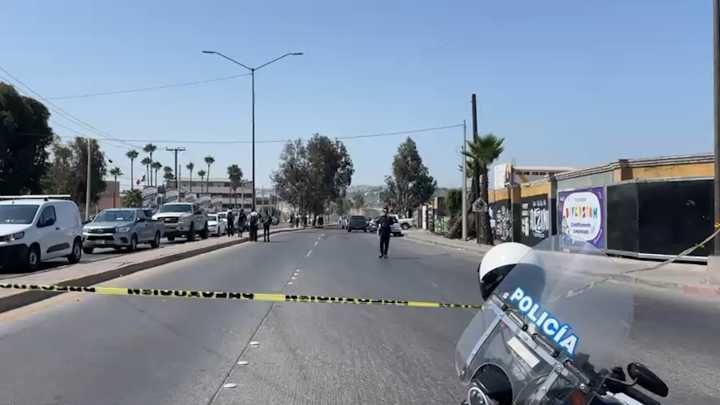 Aseguran Vehículo Vinculado a Hallazgo de Tres Cuerpos en Vía Rápida de Tijuana