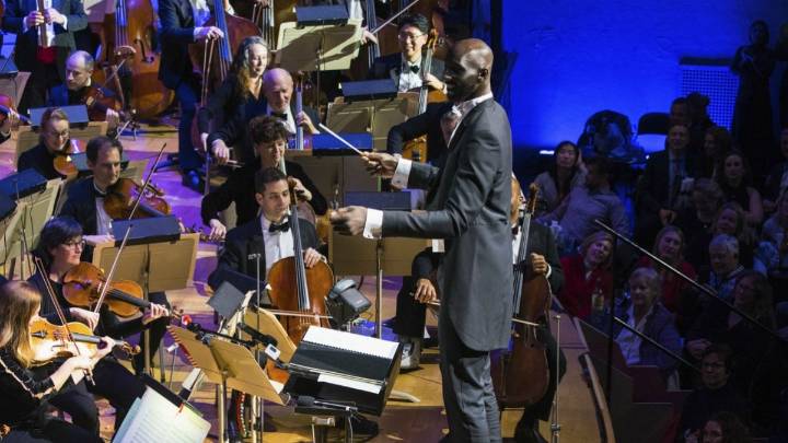 Tacko the Maestro: 7’5 Celtics Center Conducts the Boston Pops