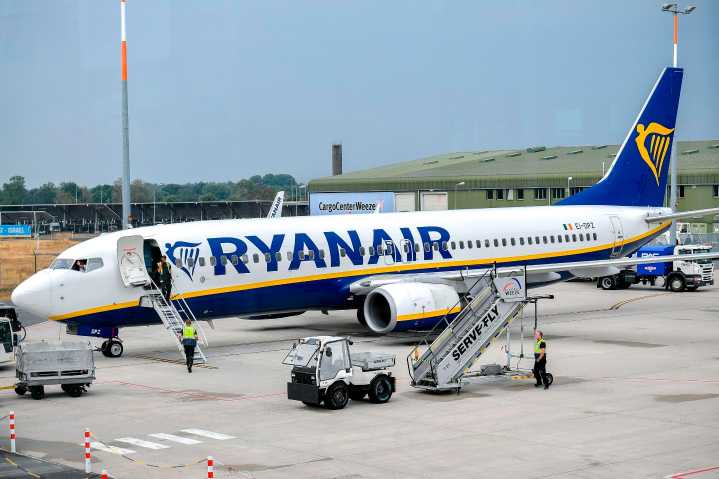 UGT extiende la huelga en el servicio de tierra de Ryanair a todas sus bases desde el 15 de agosto