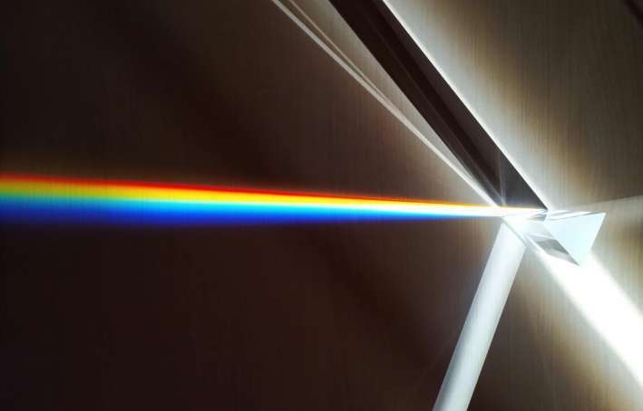Qué es un año luz y por qué es imposible recorrerlo en menos de un año, según la relatividad de Einstein