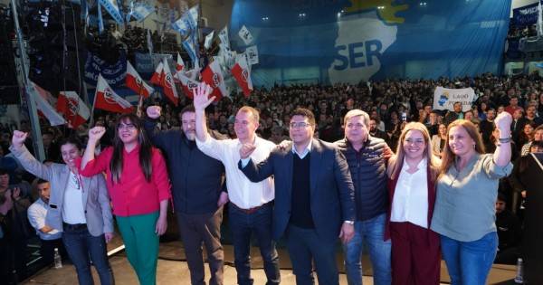 "Por Santa Cruz" presentó a sus candidatos y lanzó la campaña