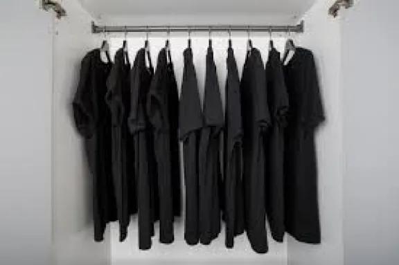 Qué significa vestirse siempre de negro, según la psicología