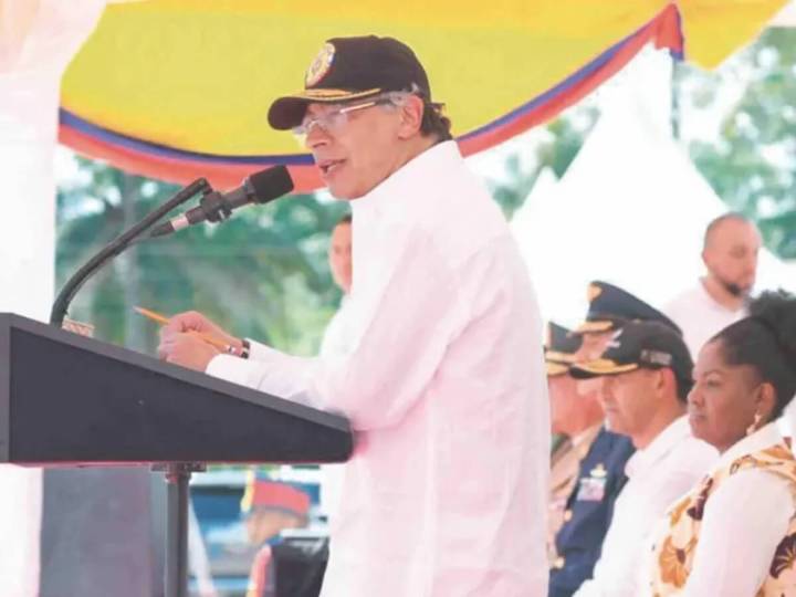 Detención de contratistas en isla Santa Rosa es ilegal, dice Petro