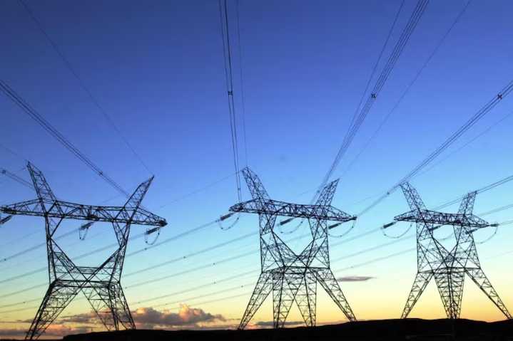 Nación analiza recortar subsidios a la energía en invierno y al gas en verano para focalizar la asistencia